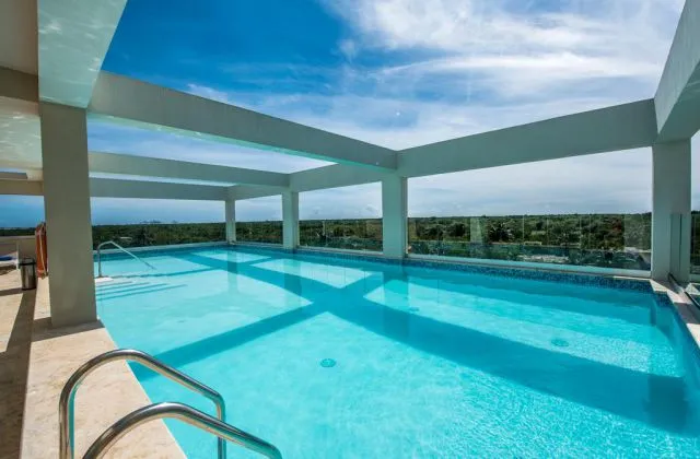 Hotel Hampton By Hilton Santo Domingo Airport pool